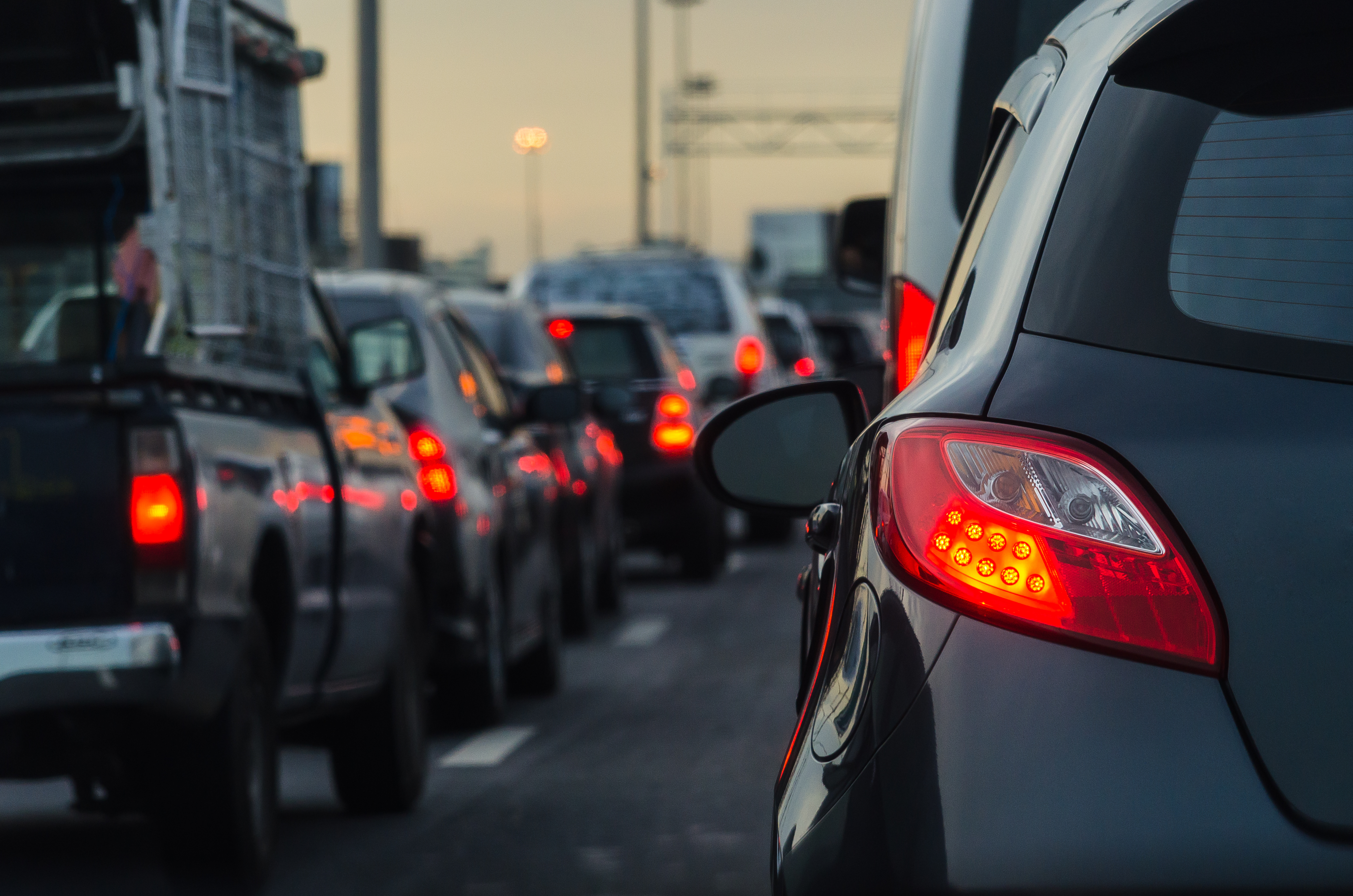 Autobahnsperrung! Fahrspur abgesackt - Mega Verkehrsprobleme - Fahrspur muss wegen Reparationsarbeiten gesperrt werden