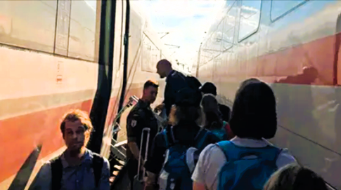 IVE mit 250 Passagieren evakuiert! Reise-Chaos nach neuem Defekt bei der Deutschen Bahn