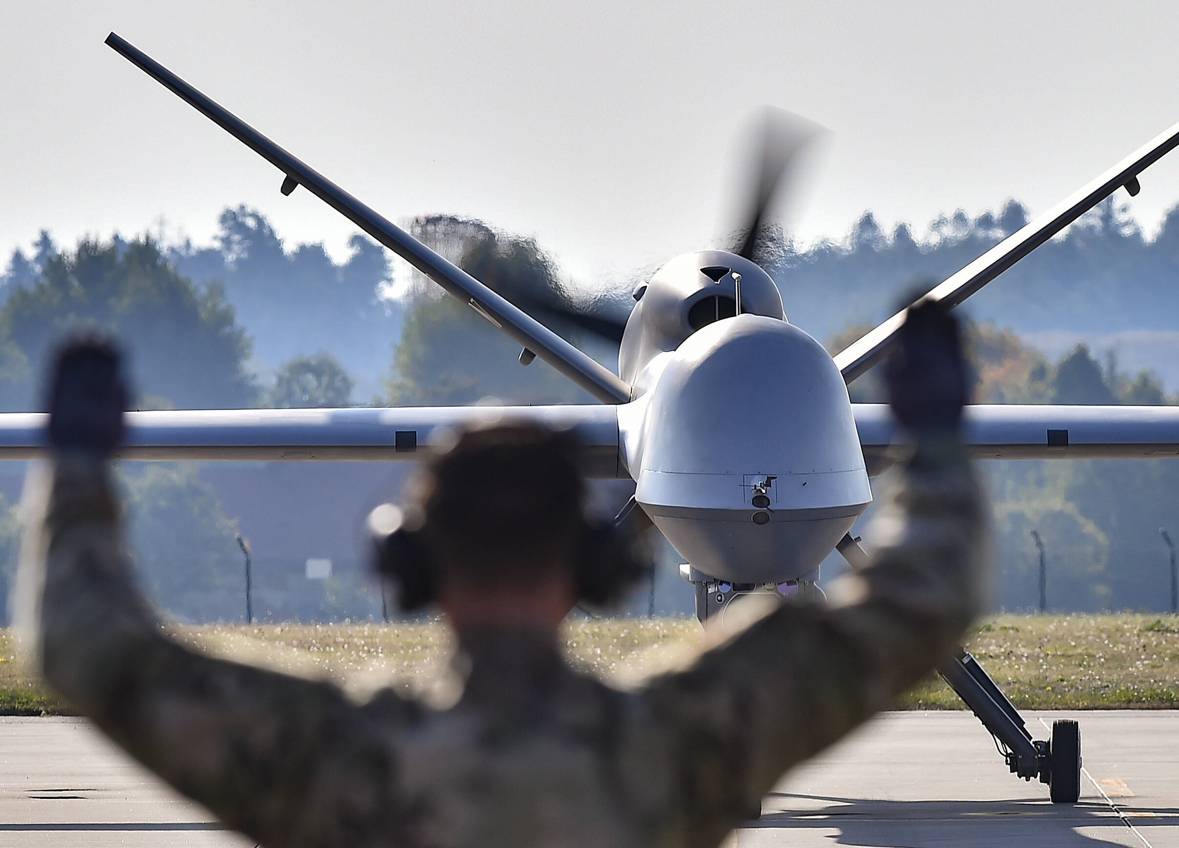 Video: Geschützturm Rapidfire - diese vollautomatische Waffe soll ganze Drohnenschwärme zerstören!