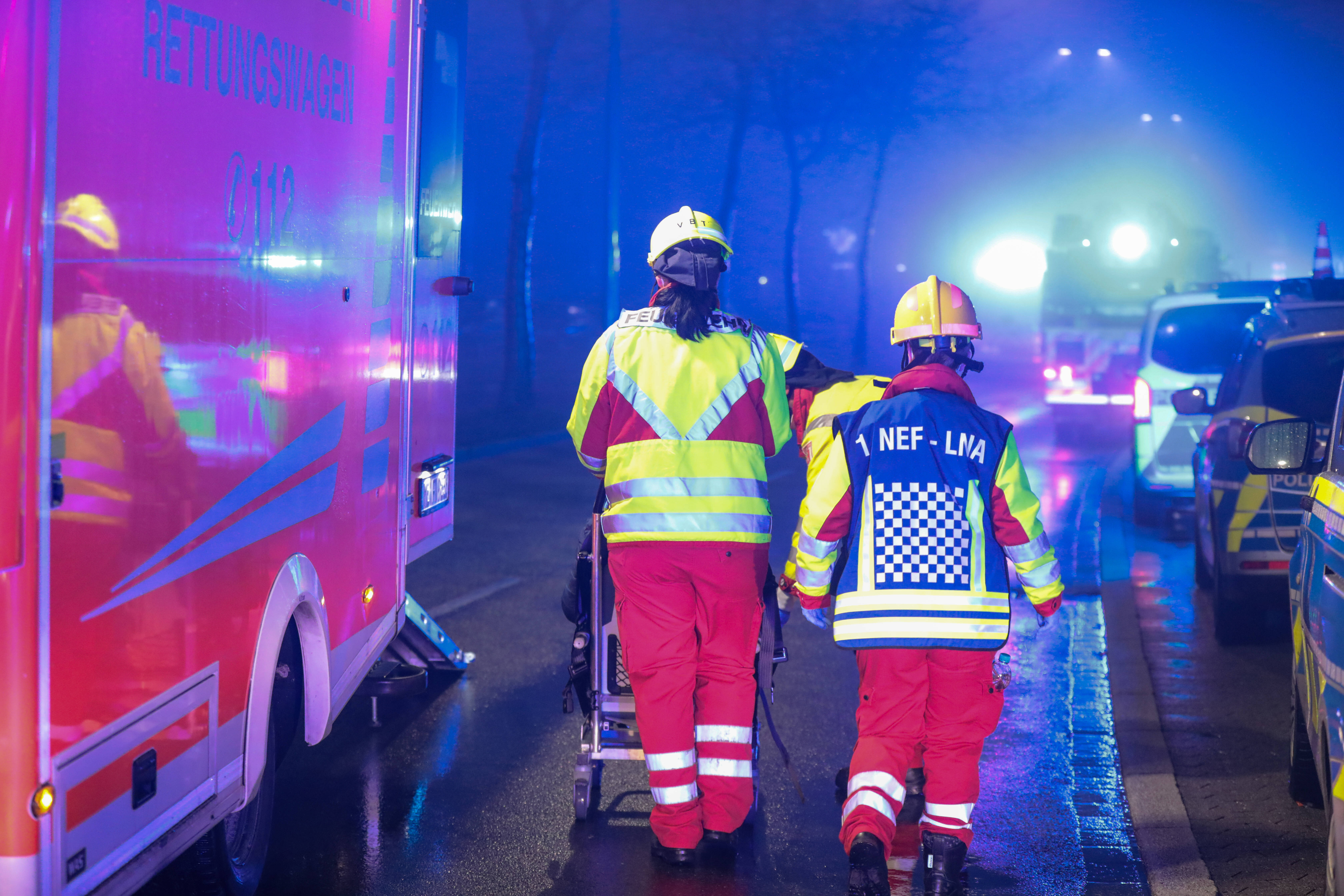 Rentner (89) überfährt Oma mit Kinderwagen - Unfallopfer stirbt und Fahrer begeht Fahrerflucht!