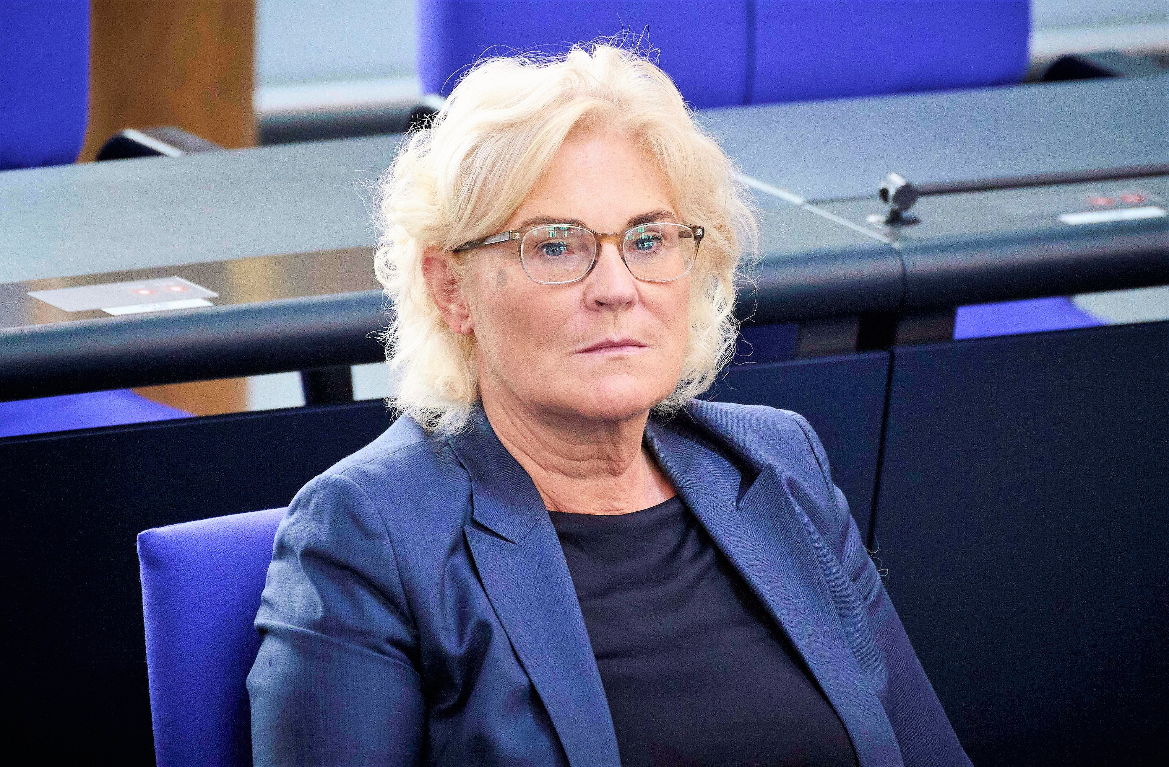 Rücktritt! Skandalvideo von Verteidigungsministerin Lambrecht könnte ihr Ende einleiten!