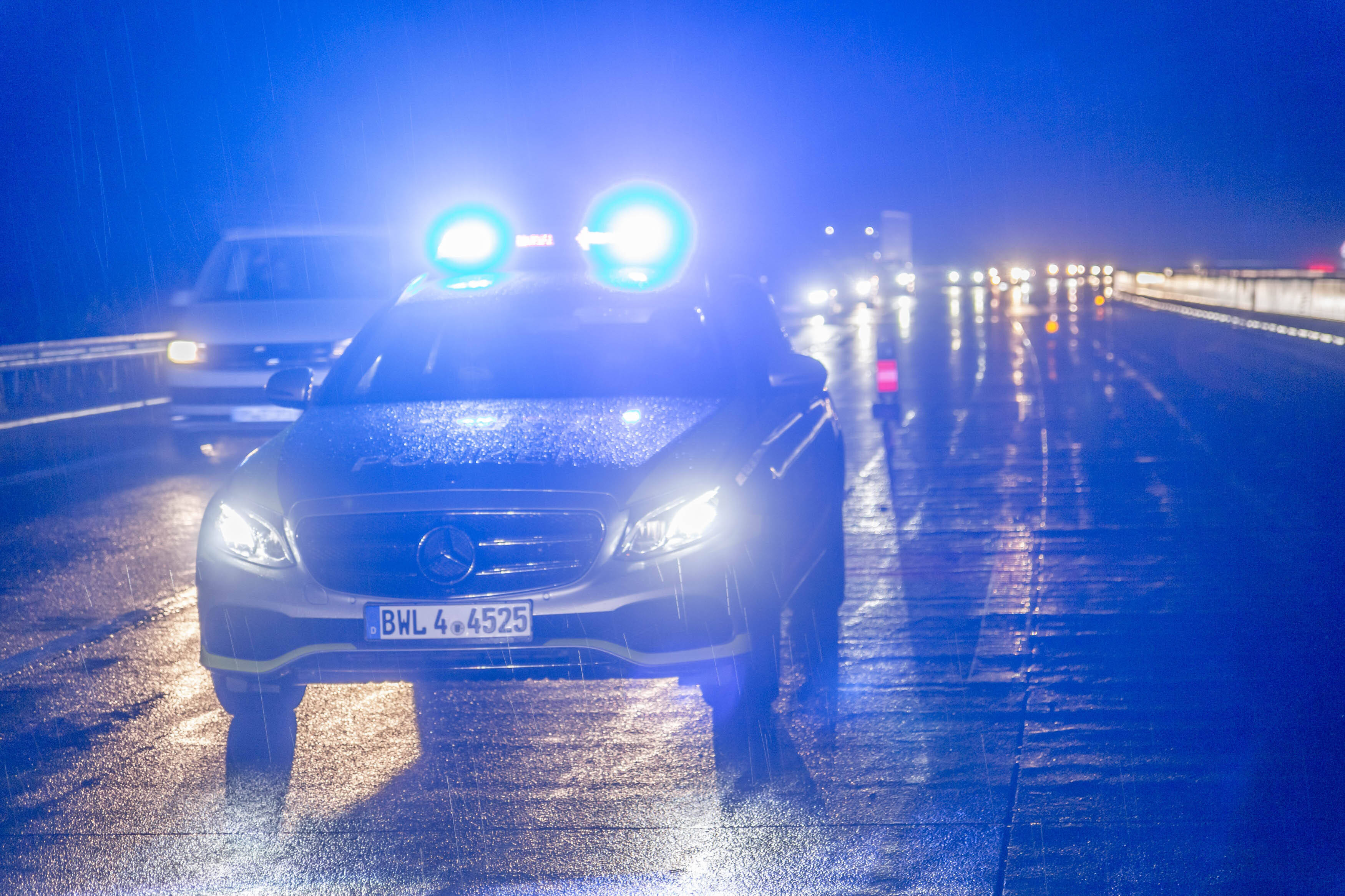 Lehrerin auf der A9 erschossen! Tragisches Ende für Mutter und Lehrerin - nun kommt die Wahrheit ans Licht
